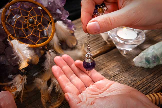 how do psychic readings work