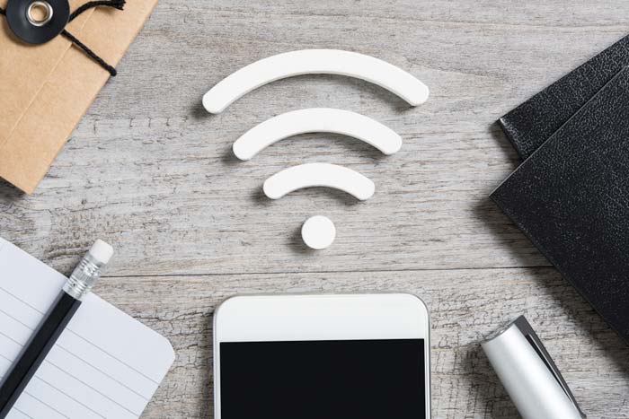 How does a Wi-Fi range extender work