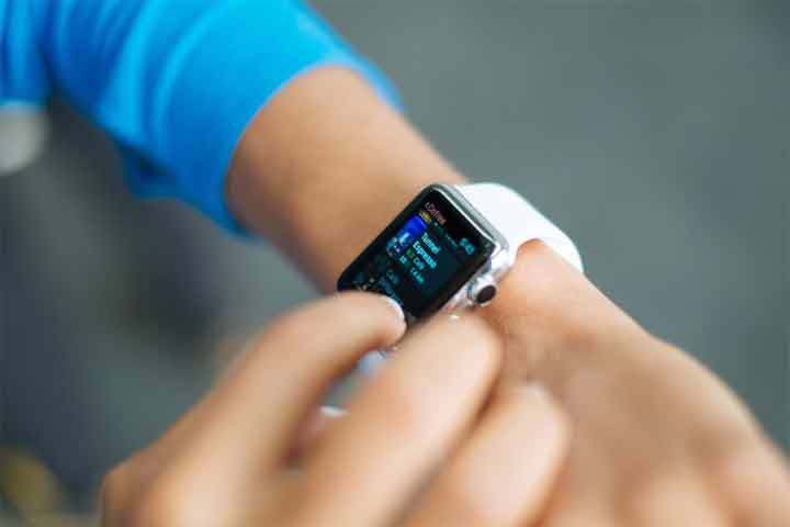 How does a Smartwatch Measure Blood Pressure